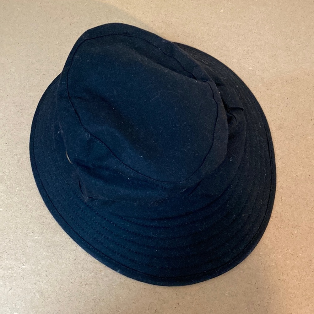 HH Henshel Hat Company. 100% Cotton Oil Cloth Bucket Hat.